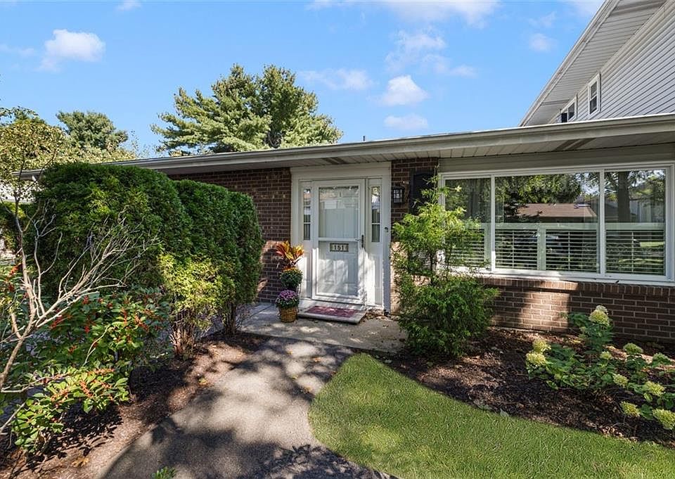 1st image of 151 Edaville Ct