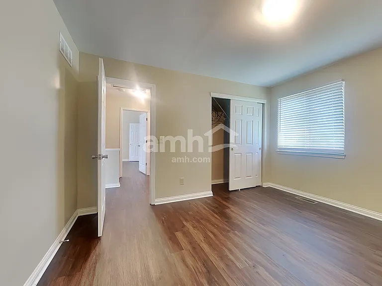 8420 Stratford Ct — Photo 17