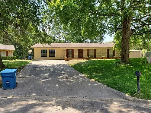 204 Hillcrest Ter Photo 1