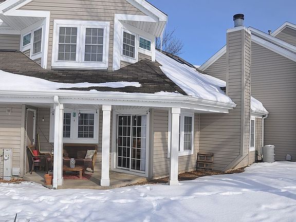 2nd image of 398 Waterford Ct