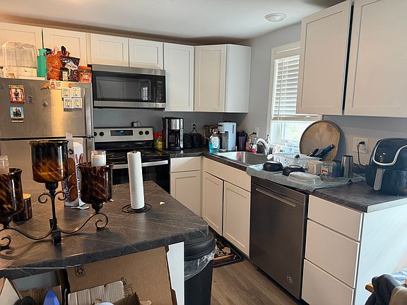 5th image of 402 W Arrowhead Rd #2
