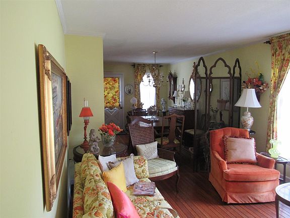4th image of 600 W Sherrod Ave