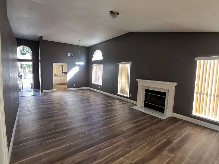 881 W Mount Diablo Ave — Photo 6