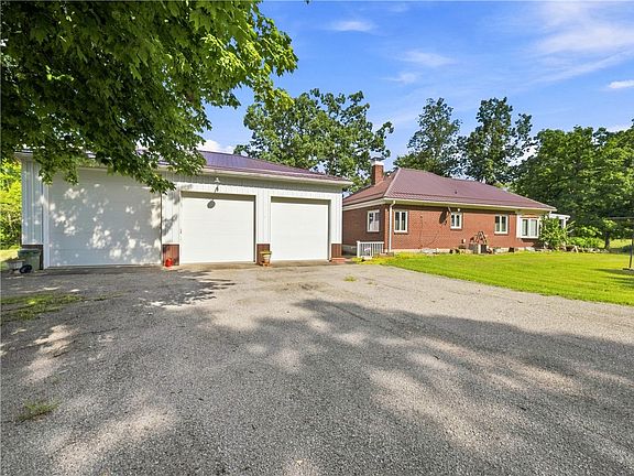 5th image of 644 Freeport Rd