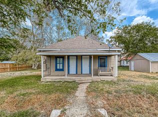 406 Woodward St, Damon, TX 77430