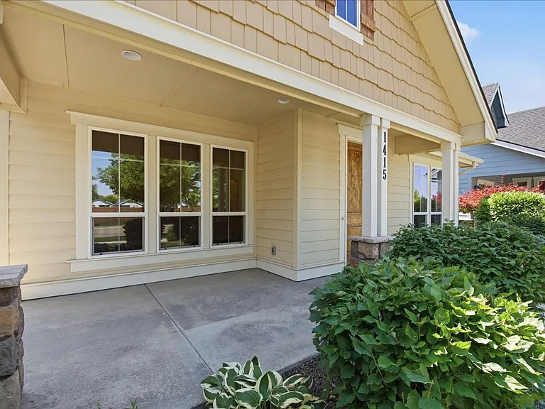 1415 E Summerheights Dr — Photo 4