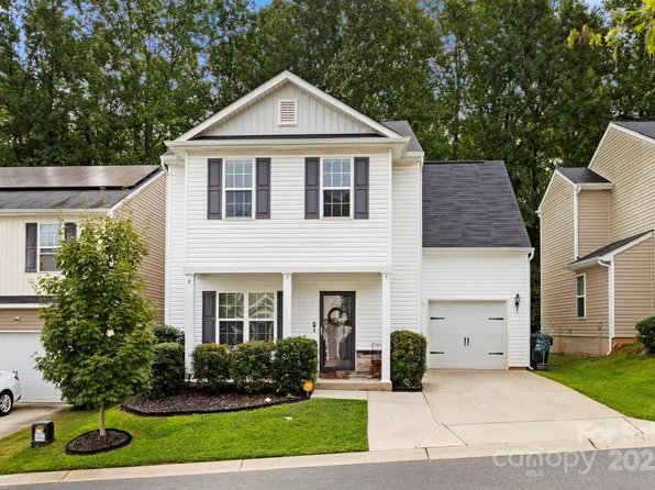 7621 Mockernut Dr, Charlotte, NC 28215