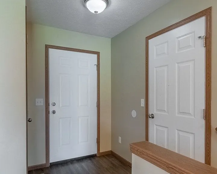 2849 W Rose St — Photo 13