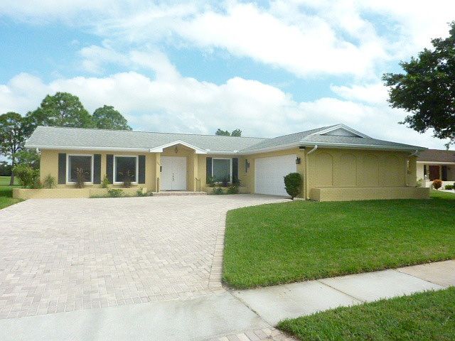 7005 August Boulevard-Executive Home on Golf Course