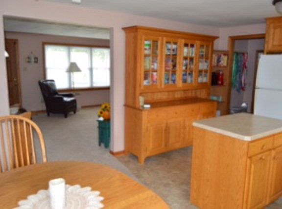 2nd image of 1382 Barbara Ln