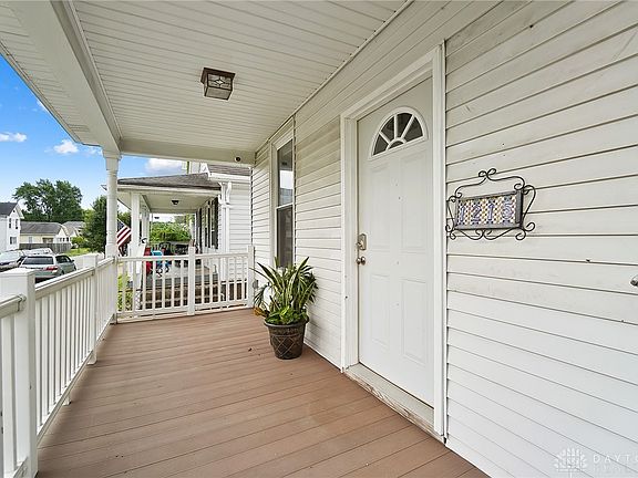 2nd image of 1215 Campbell Ave