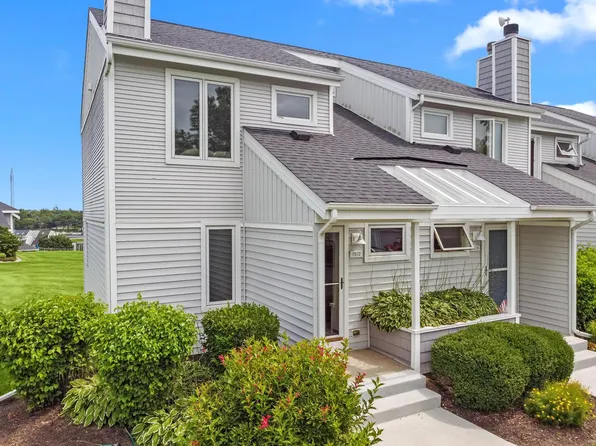 1512 North Delavan Club DRIVE, Delavan, WI 53115