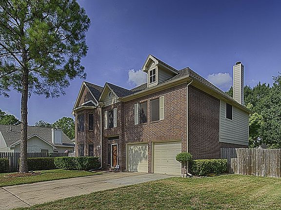 3rd image of 10827 Ryan Oaks Dr