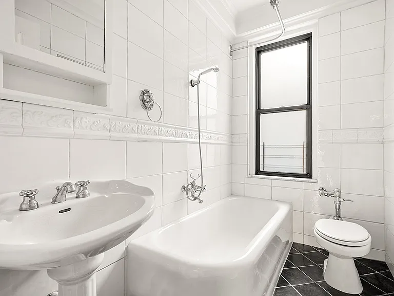 152 W 58th St #6CD — Photo 9