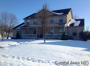 17 Maplehurst Dr, Rochester, IL 62563