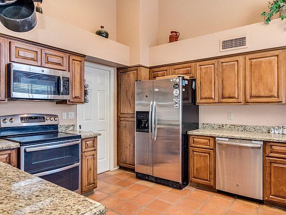 4th image of 123 W Myrna Ln