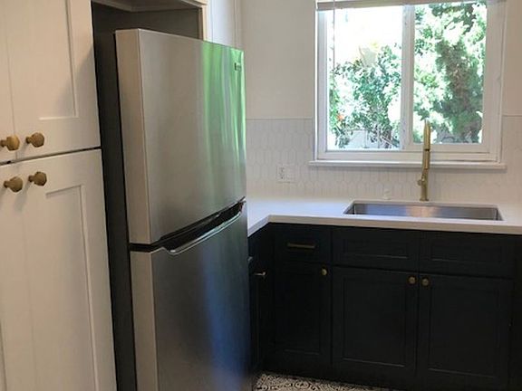 2nd image of 937 2nd St #4