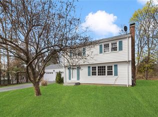 15 Maudsley Ave, Barrington, RI 02806