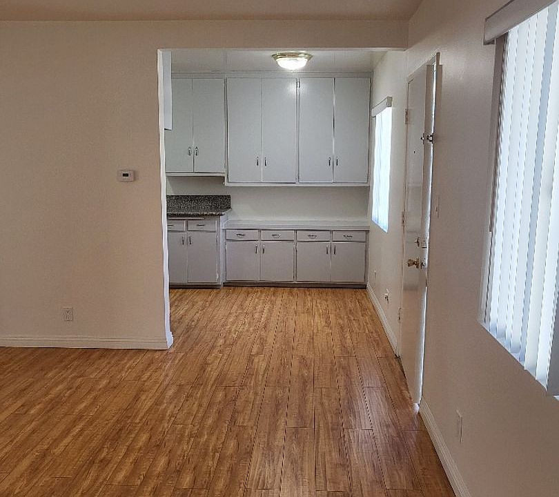 1st image of 347 W Salem St #3