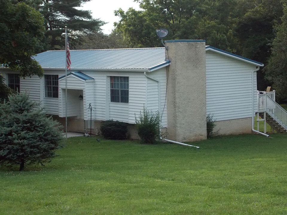 1st image of 205 Live Oak Trl NE