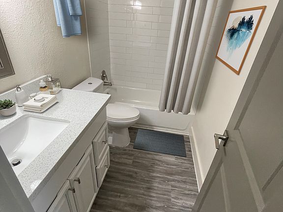 3rd image of 11200 Huffmeister Rd #305