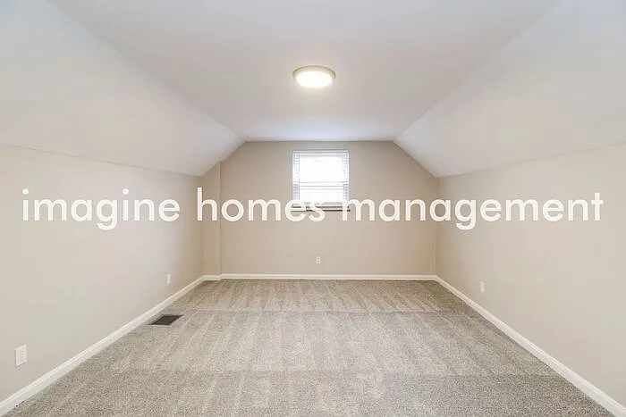 5545 Vogel Rd — Photo 6