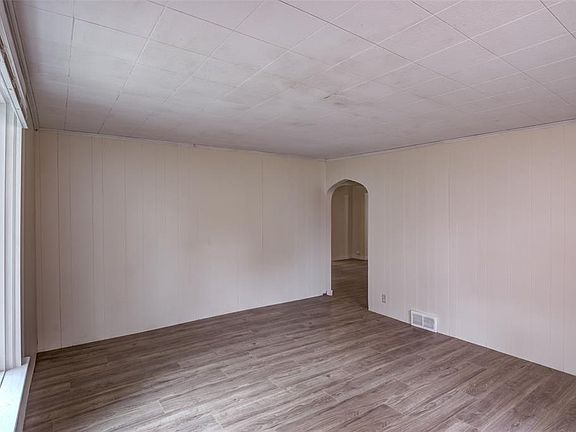 3rd image of 317 Stanley Street