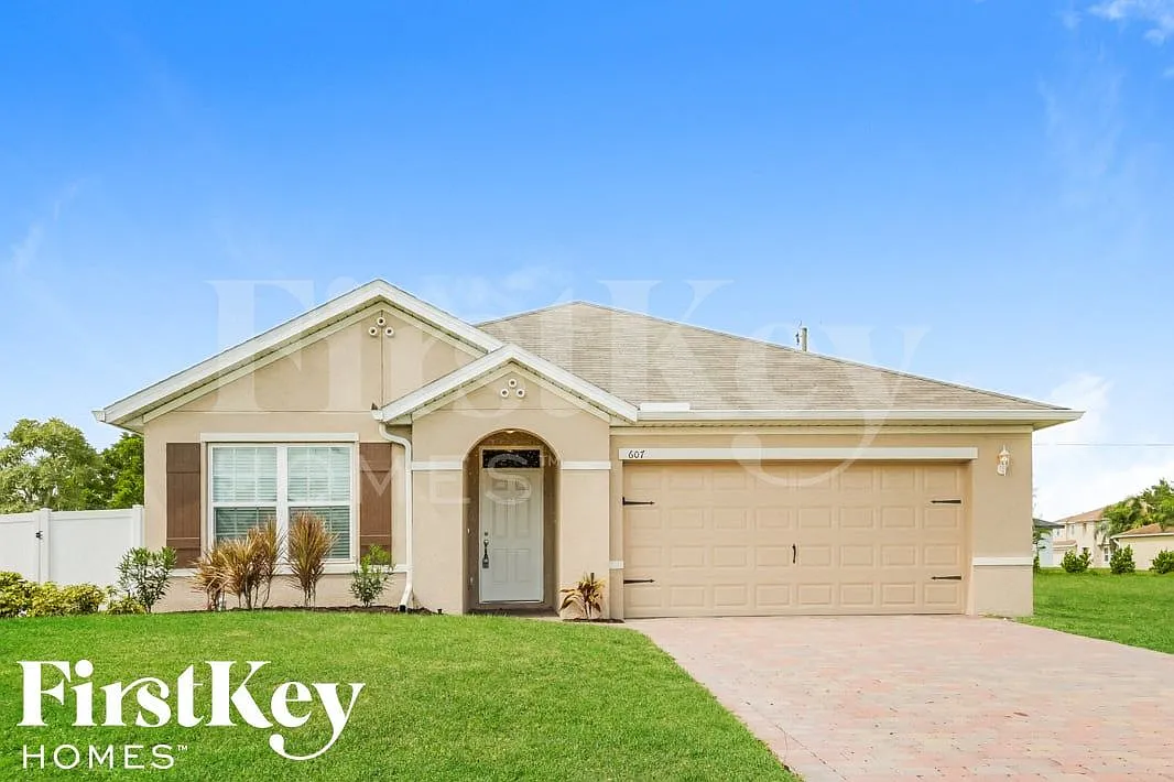 3 bed, 2.0 bath, 1671 sqft, $2,020 — Photo 1