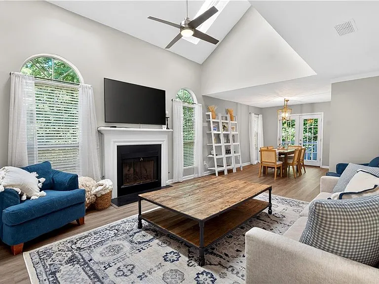 5035 N Bridges Dr — Photo 3