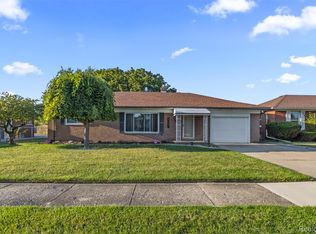 17037 Stricker Ave, Eastpointe, MI 48021