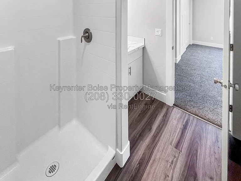 105 E Park Ave #B — Photo 8