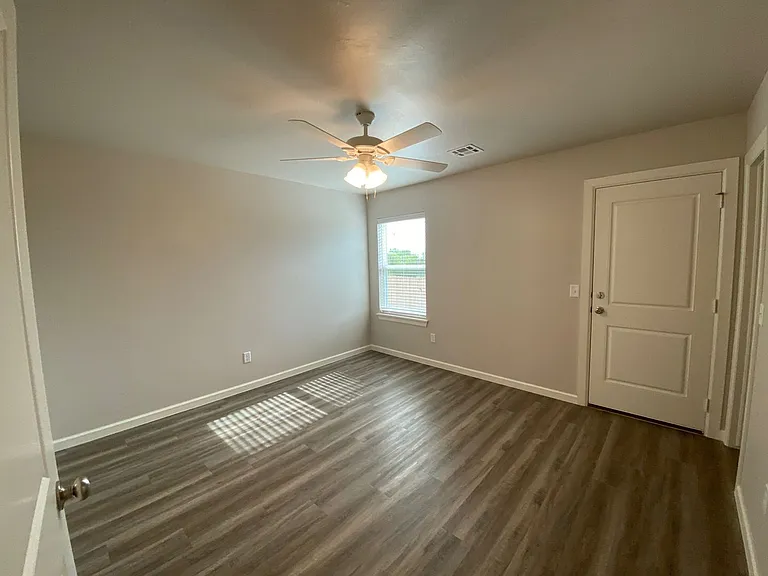 12010 Rhya Ln — Photo 13