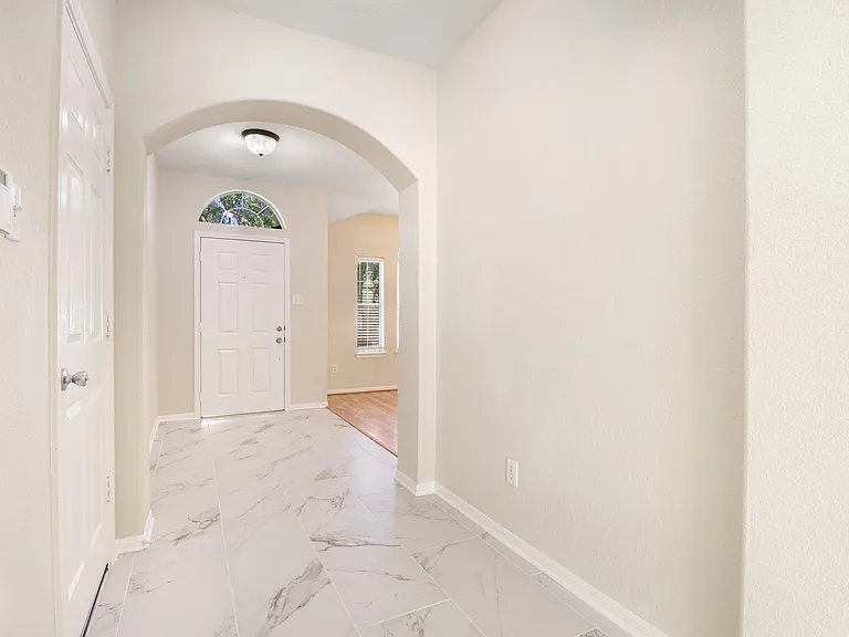 14615 Rochelle Ct — Photo 5