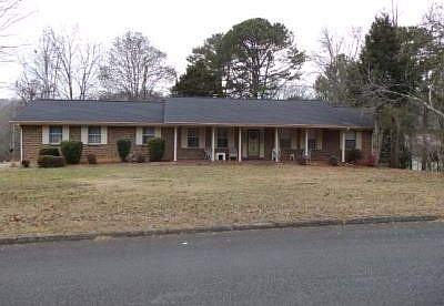 1st image of 401 Oakleaf Cir