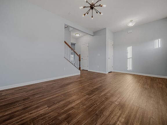 3rd image of 474 Parmley Dr