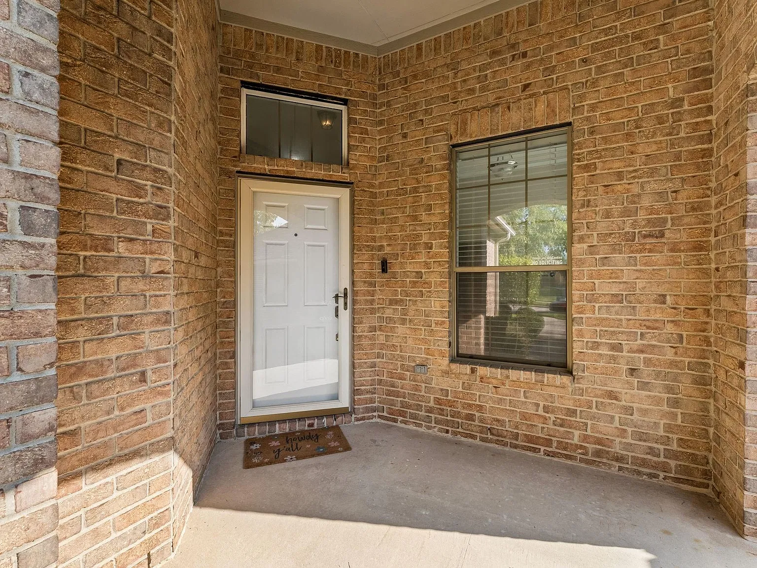 4 bed, 2.0 bath, 2202 sqft, $2,550 — Photo 4
