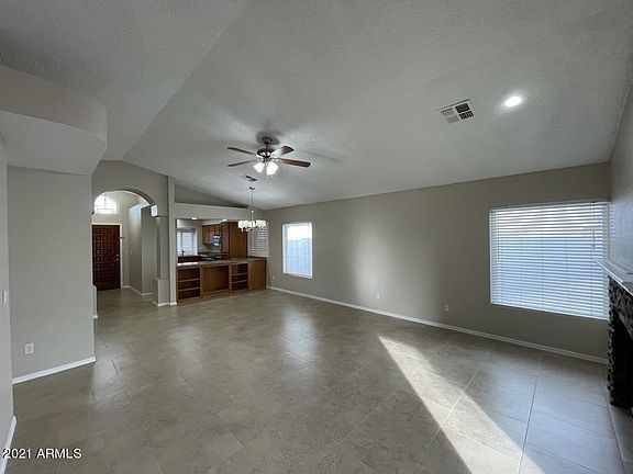 4th image of 3227 E Topeka Dr