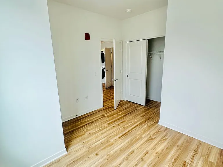 One Fifty Seven Oak Forest — Photo 12