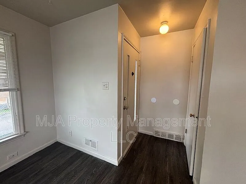 2 bed, 1.0 bath, 776 sqft, $1,035 — Photo 4