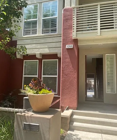East West Facing entrance