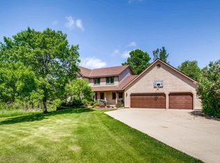 18308 Wood Ridge Dr, Prior Lake, MN 55372