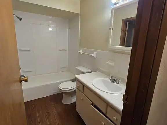 2nd image of 4644 Burkhardt Ave #4654-D