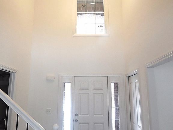 4th image of 4370 Newark Cir