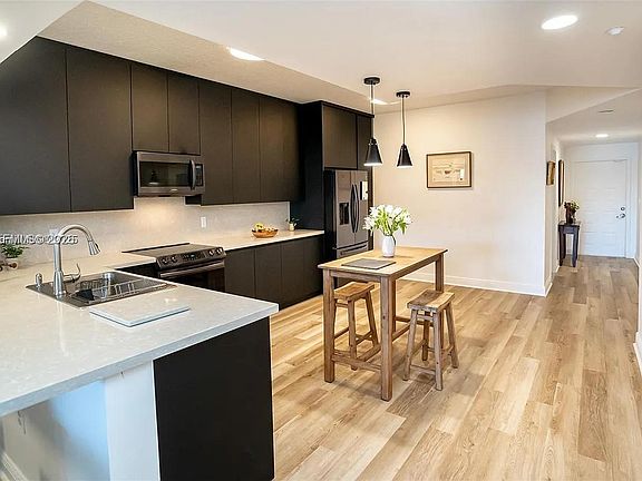 3rd image of 10730 NW 66th St APT 105