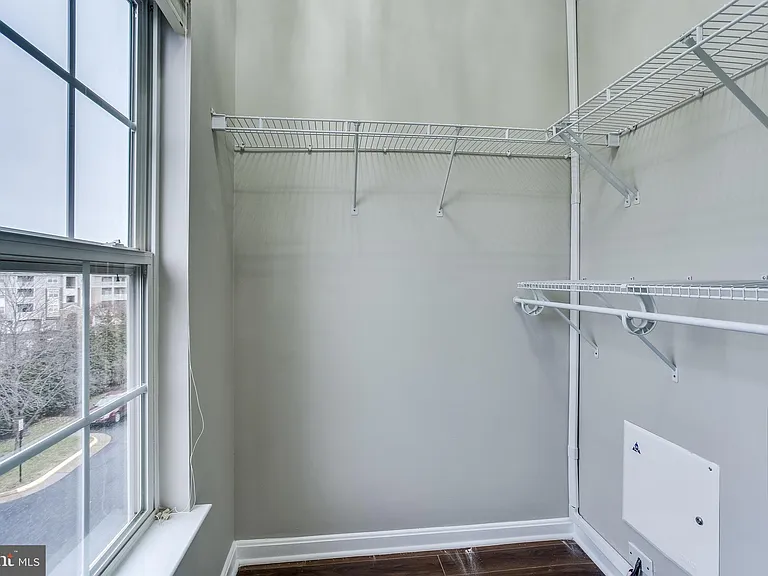 21784 Jarvis Sq — Photo 17