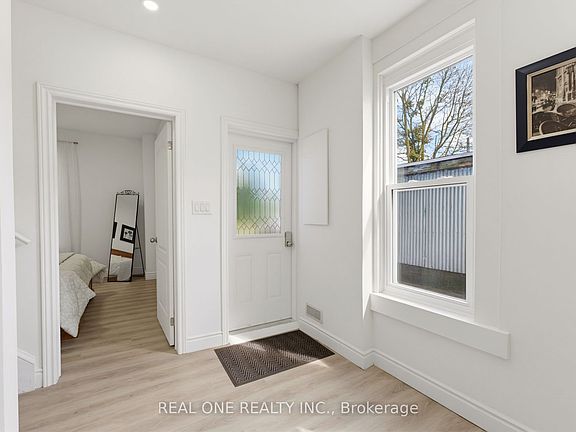 4th image of 27 Gilkison St