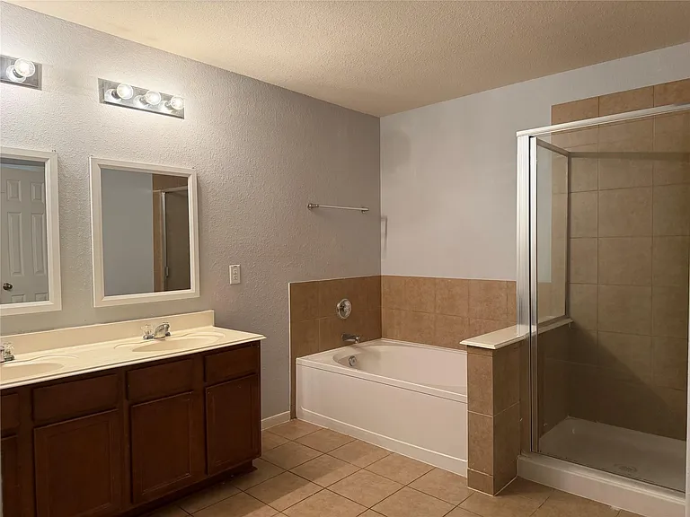 8023 Clover Leaf Dr — Photo 19