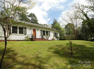 121 Hillcrest Dr, Chester, SC 29706