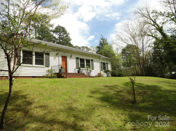 121 Hillcrest Dr, Chester, SC 29706