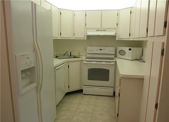 1st image of 1605 SW Silver Pine Way